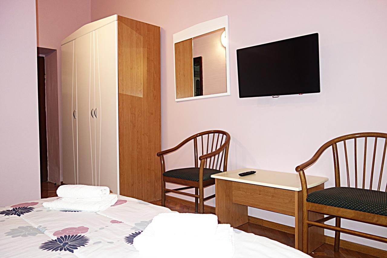Hotel Park Drniš Eksteriør billede