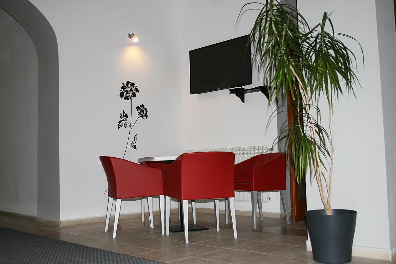 Hotel Park Drniš Eksteriør billede