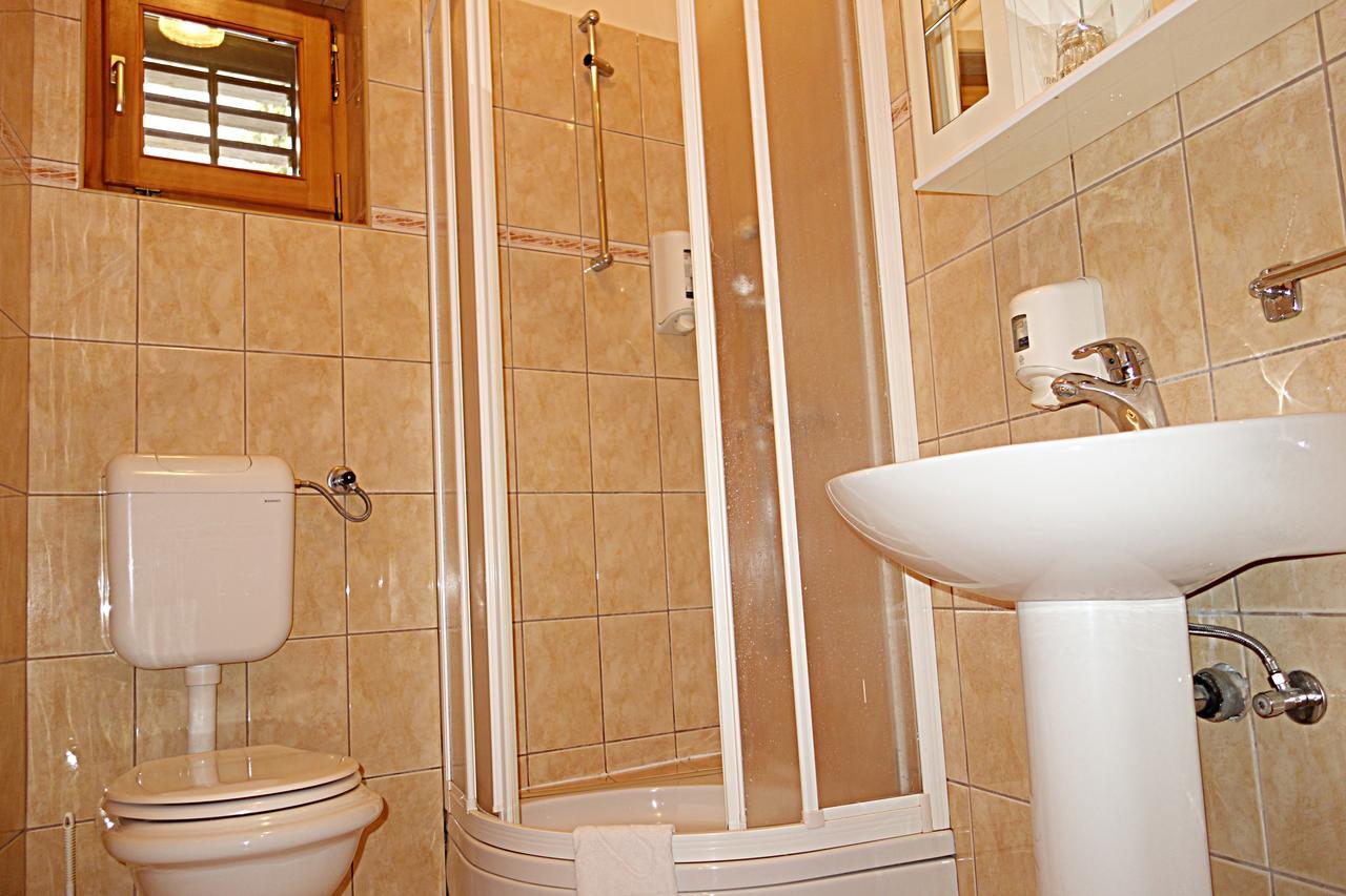 Hotel Park Drniš Eksteriør billede