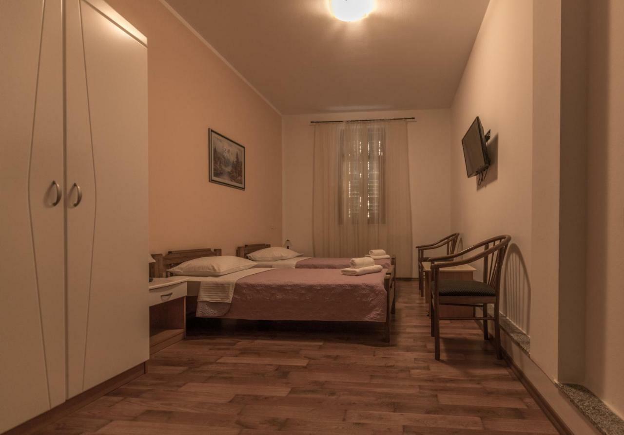 Hotel Park Drniš Eksteriør billede