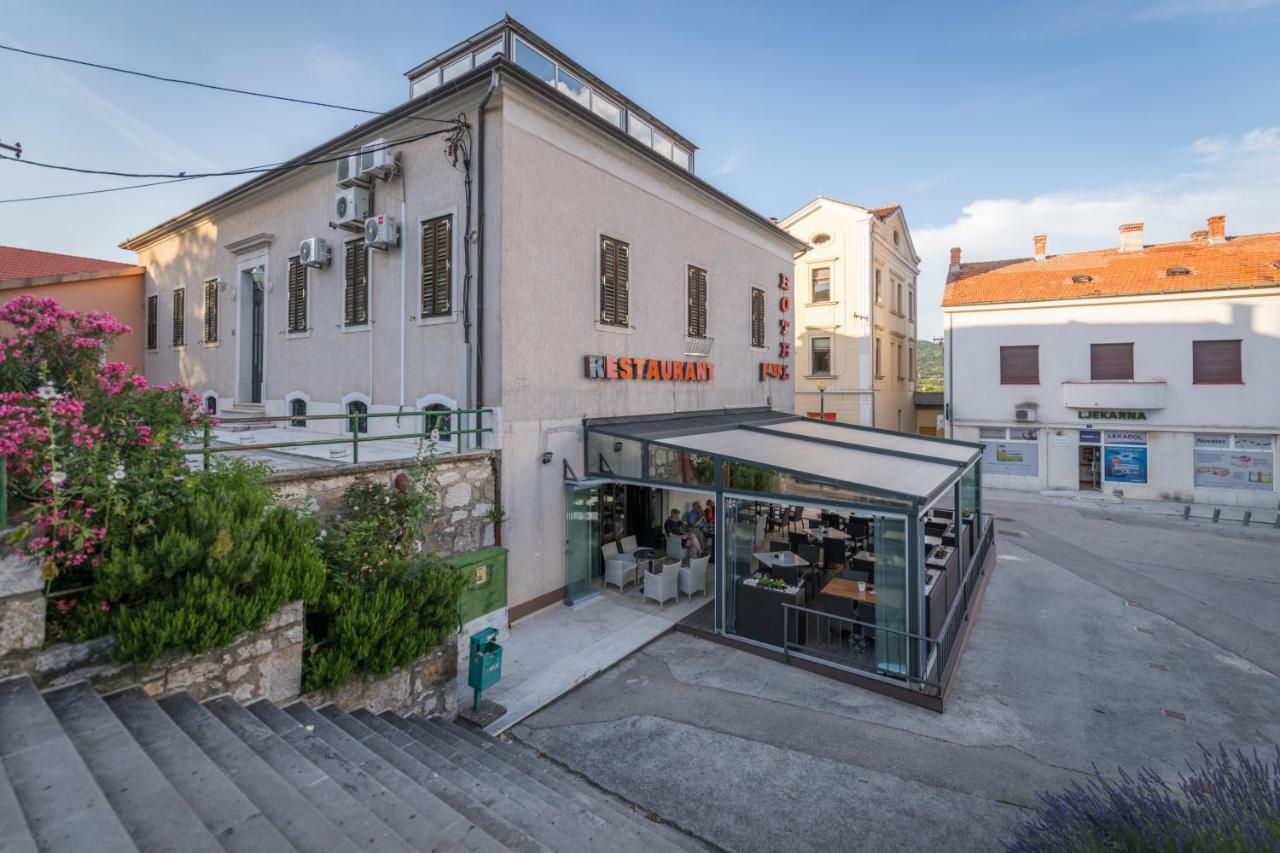 Hotel Park Drniš Eksteriør billede